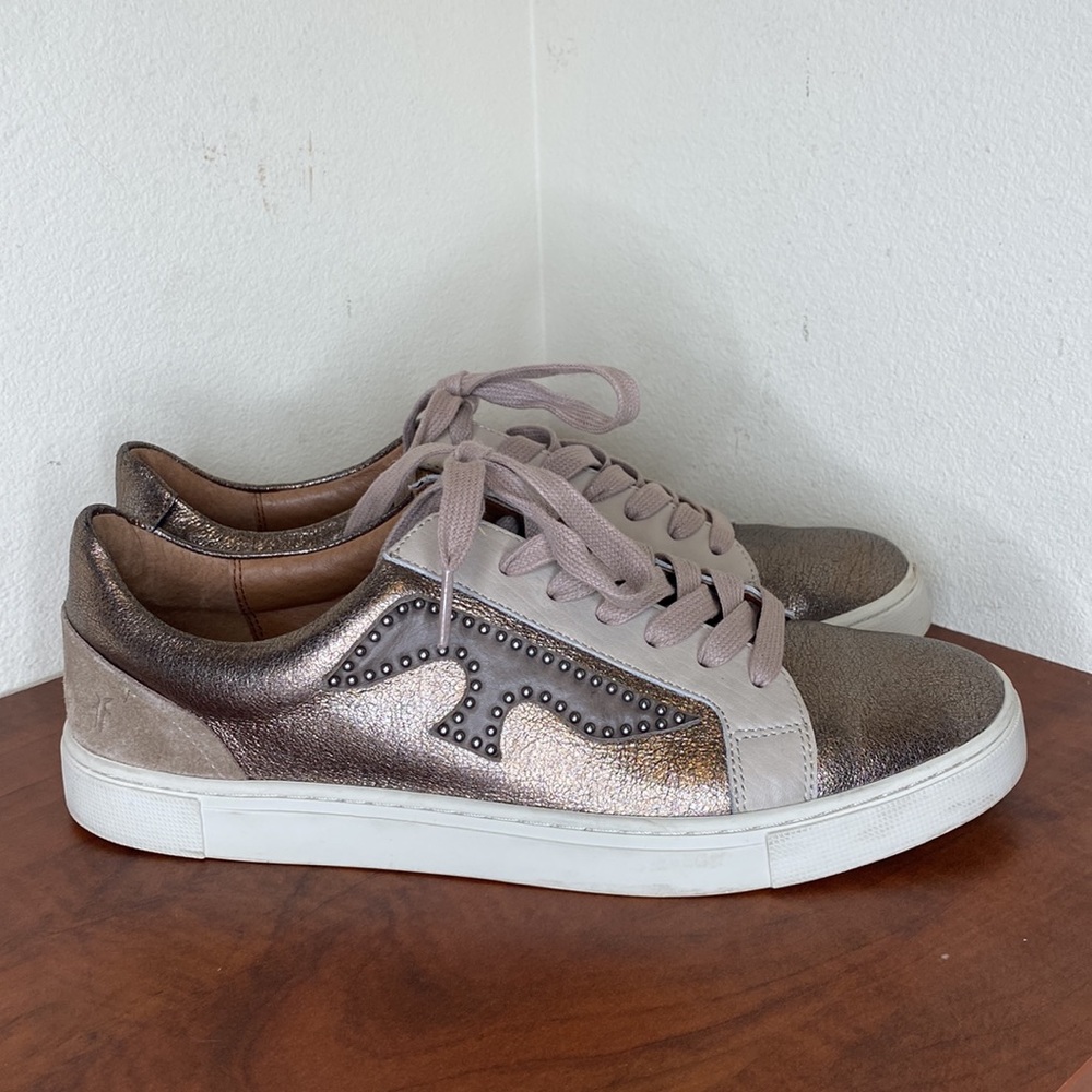 FRYE Women’s Ivy Studded Patch Leather Shoe Sneaker, size 9.5
